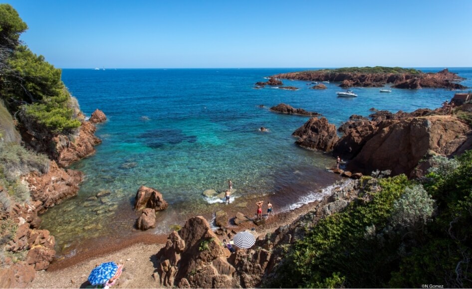 Une crique à Saint-Raphaël