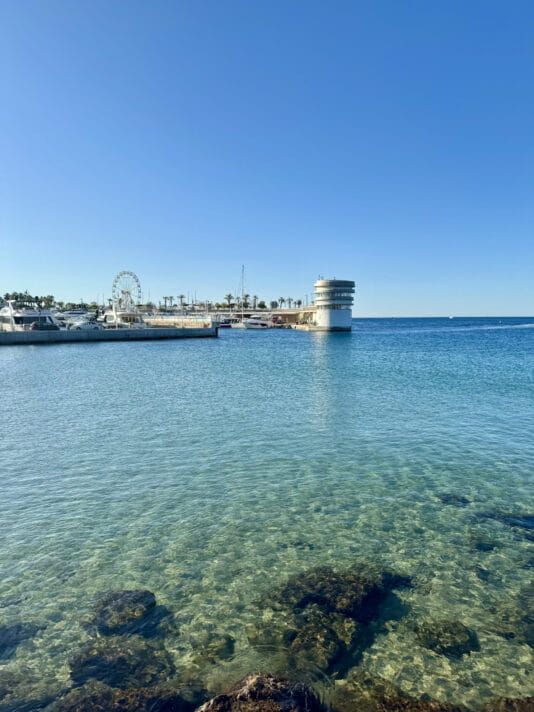 Juillet à Saint‑Raphaël : la Côte d’Azur dans toute son intensité